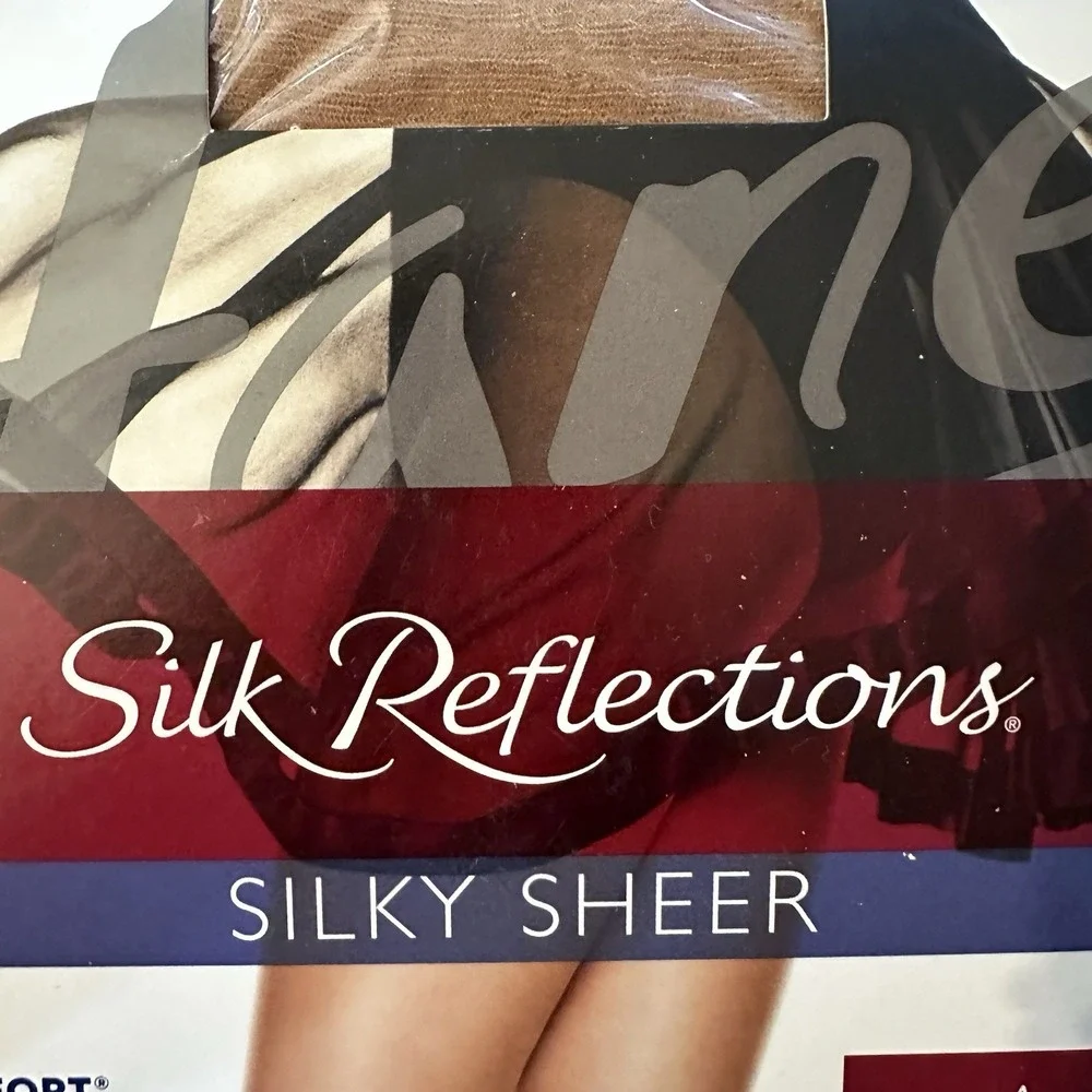 Hanes Silk Reflections Pantyhose Womens CD Nude Silky Sheer‎ Control Top